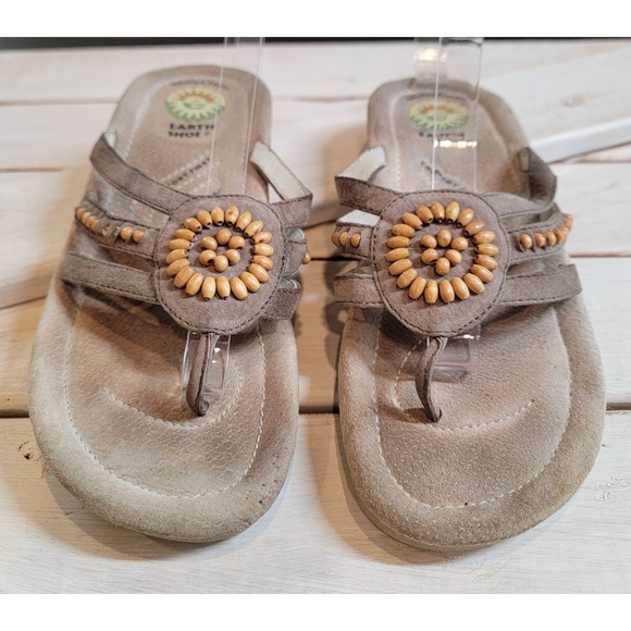 Earth Shoes Cinnamon 6.5 Leather Comfort Sandals Flats Brown Tan Beaded Gelron - Picture 2 of 12